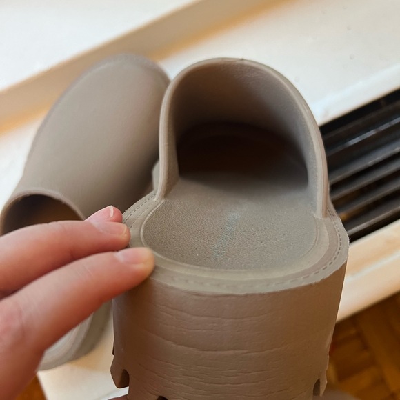 Jeffrey Campbell Lugged Platform Mule Clogs Beige Size 8 39 - Picture 6 of 7